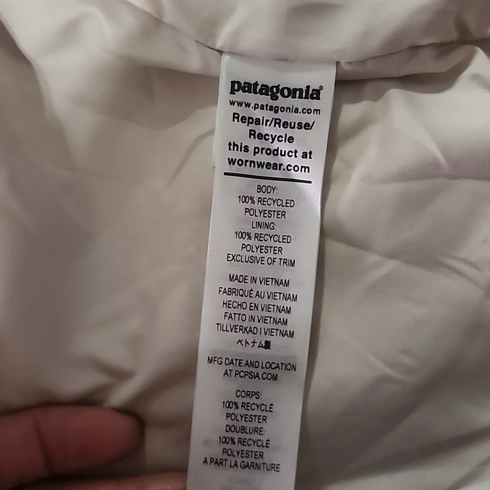 PATAGONIA NWOT LONESOME MESA  FUR HOODED PARKA COAT SIZE MEDIUM